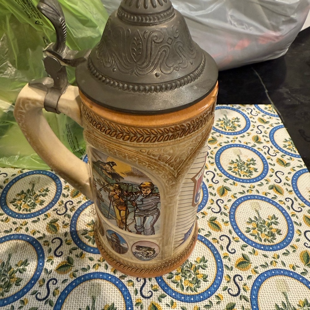 Vintage-Style Pure Beer Mug with Lid – Limited Edition Collectible